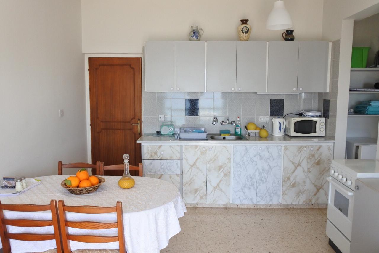 Kissonerga Beach Apartment Paphos Buitenkant foto