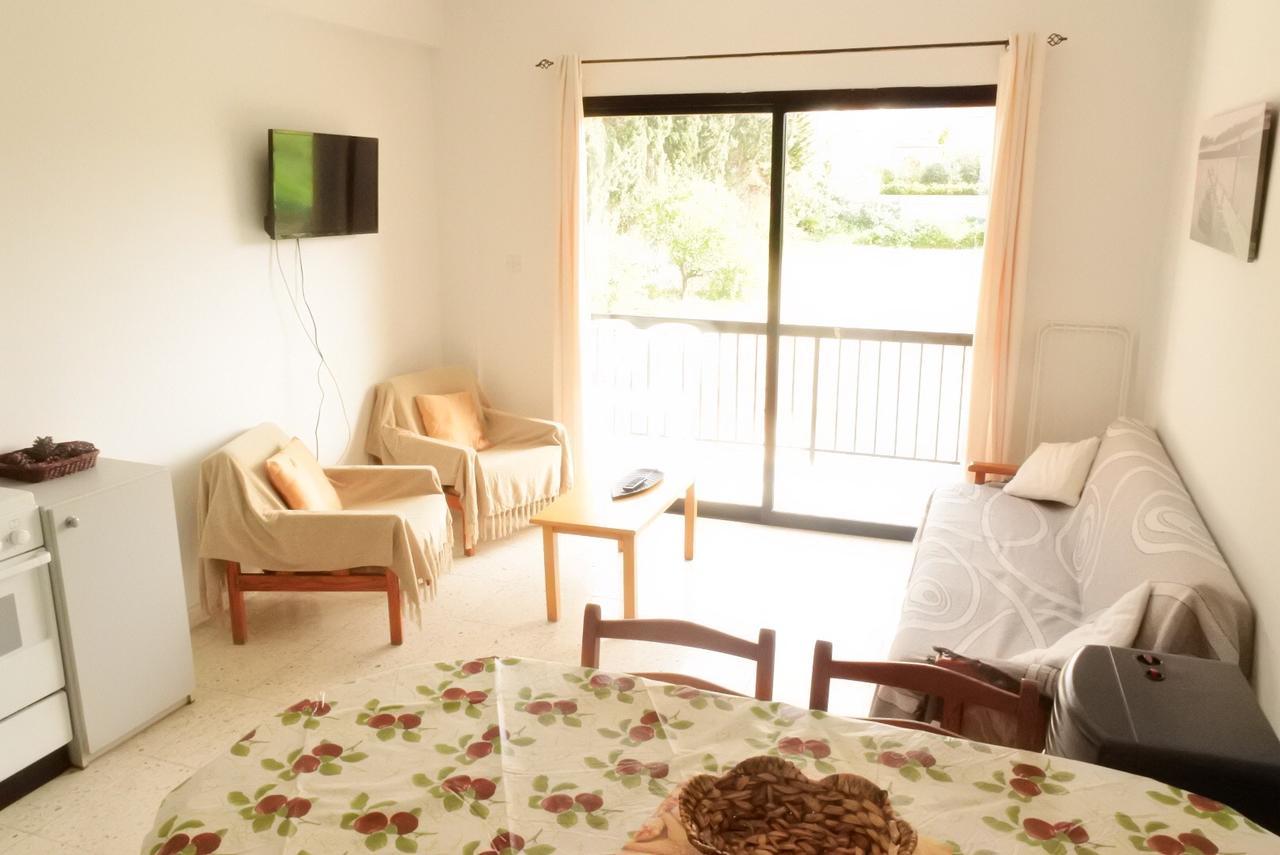 Kissonerga Beach Apartment Paphos Buitenkant foto